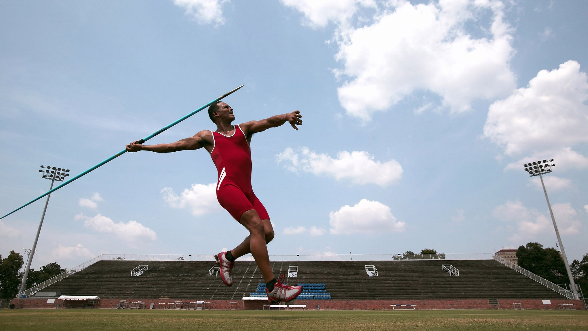 美国马术协会与国际马术联合会合作，举办国际马术交流活动，促进技术交流。